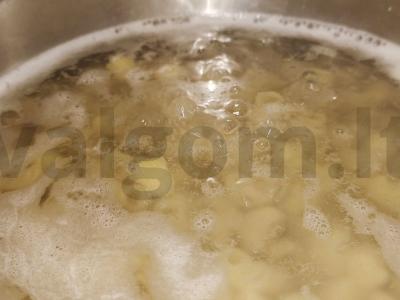 Vištienos šlaunelė su daržovėmis ir makaronais Žingsnis 6