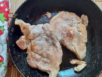 Kiaulienos steikas su sūriu ir alyvuogėmis Žingsnis 2