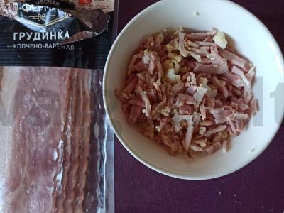 Krekeriai su šonine, kepti su sūriu ir kiaušiniu Žingsnis 3