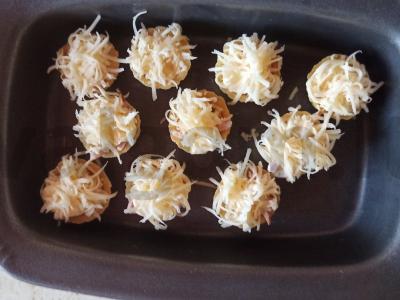 Krekeriai su šonine, kepti su sūriu ir kiaušiniu Žingsnis 5