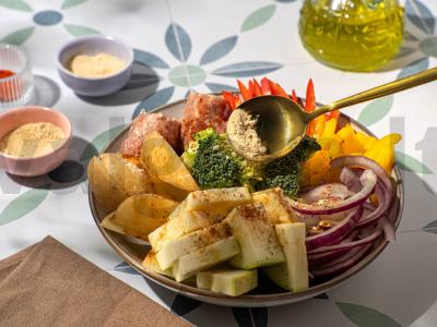 Paprastas vakarienė iš dešrelių ir daržovių Žingsnis 3