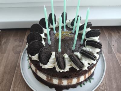 Tortas su sausainiais pagrindine nuotrauka