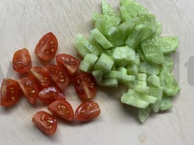 Salotas su putpelių kiaušiniais, agurkais ir bulvėmis Žingsnis 3