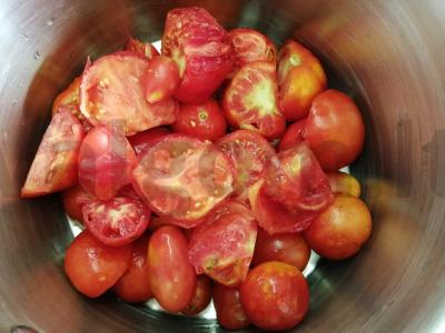 Pomidorų padažas su itališkais prieskoniais žiemai Žingsnis 1