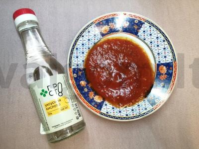 Pomidorų padažas su itališkais prieskoniais žiemai pagrindine nuotrauka