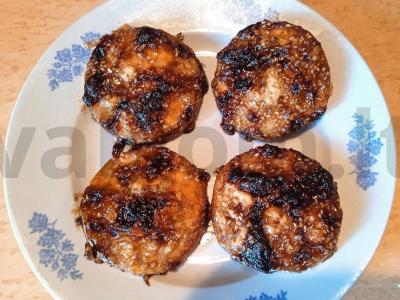 Lašiša, kepta su terijaki padažu ir sezamu pagrindine nuotrauka