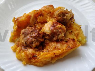 Bulvių košės apkepas su meatballs pagrindine nuotrauka