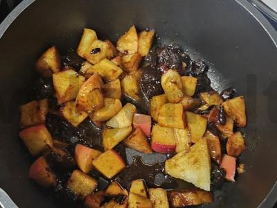 Saldi pyragėliai su vyšniomis ir uogomis ant kefyro Žingsnis 5