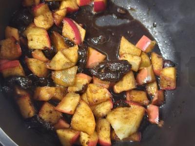 Saldi pyragėliai su vyšniomis ir uogomis ant kefyro Žingsnis 6