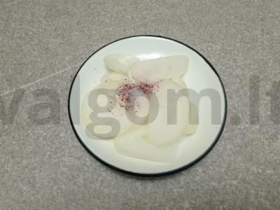 Šašlykas su vištiena, marinuotais svogūnais ir varškės sūriu Žingsnis 3