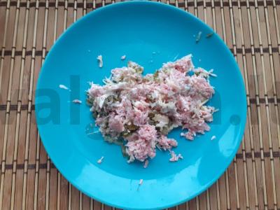 Kepti sumuštiniai su dešra, sūriu ir marinuotais agurkais Žingsnis 2