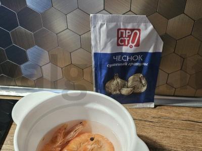 Spagečiai su krevetėmis grietinėlės padaže Žingsnis 1