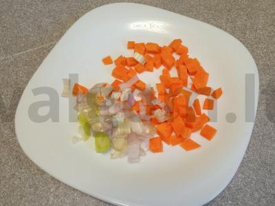 Žirnių sriuba su rūkytomis kiaulės ausimis Žingsnis 4