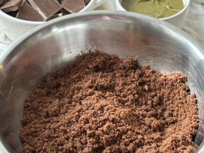 Dubajaus šokoladinis sūrio pyragas be kepimo Žingsnis 2