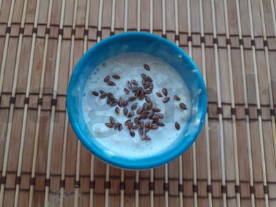 Avižinė košė puodelyje su kefyru, nektarinu ir juodaisiais serbentais Žingsnis 3