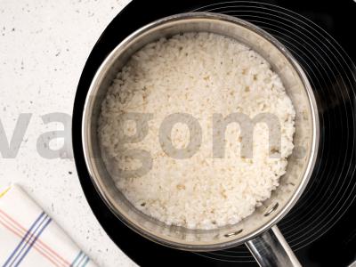 Pyragas su rauginta pienu, lašiša ir ryžiais Žingsnis 1