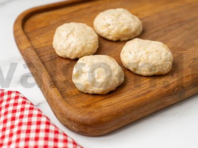 Bananiniai spurgos iš dviejų ingredientų oro grilyje Žingsnis 3