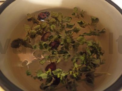 Gazuotas gėrimas su mėtomis ir šipiniais Žingsnis 2