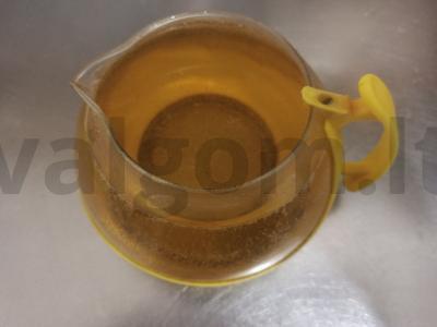 Gazuotas gėrimas su mėtomis ir šipiniais pagrindine nuotrauka