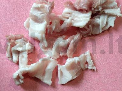 Skani kiaušinienė su šonine ir pomidorais per 5 minutes Žingsnis 1