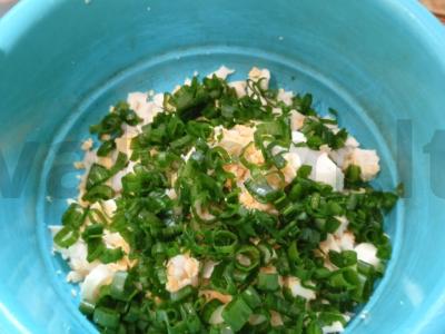 Užkandžių sumuštiniai ant borodino duonos su silke Žingsnis 3