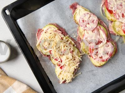 Prancūziškas mėsos patiekalas su cukinijomis Žingsnis 6