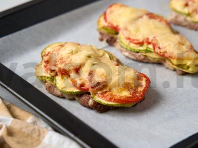 Prancūziškas mėsos patiekalas su cukinijomis Žingsnis 7