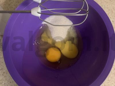 Šokoladiniai blynai su avietėmis Žingsnis 1