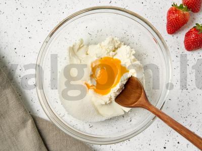 Filo tešlos pyragėliai su braškėmis Žingsnis 3