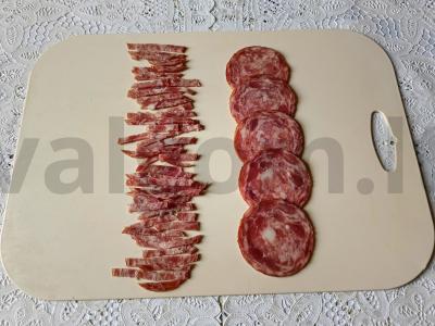 Spagečiai su troškintais paprikais ir rūkytos dešros Žingsnis 6