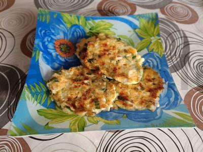 Varškės kotletai su sūriu pagrindine nuotrauka