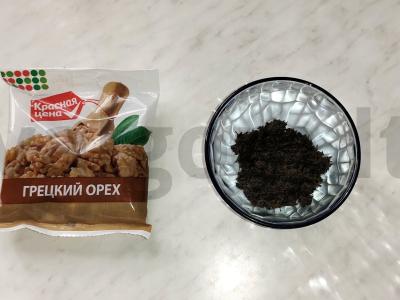 Vištienos filė ritinėliai su dilgėlėmis ir graikiniais riešutais Žingsnis 1