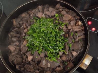 Kepti grybai pomidoruose žiemai Žingsnis 3