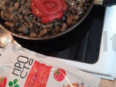 Kepti grybai pomidoruose žiemai Žingsnis 5