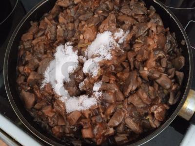 Kepti grybai pomidoruose žiemai Žingsnis 6