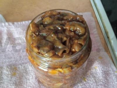 Kepti grybai pomidoruose žiemai Žingsnis 8