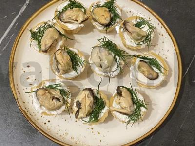 Tartaletės su varškės sūriu, žolelėmis ir midijomis Žingsnis 4