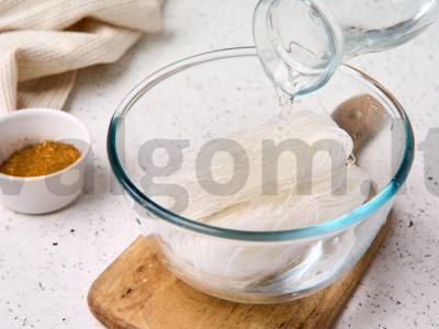 Vištienos blauzdelės su funchoza Žingsnis 2