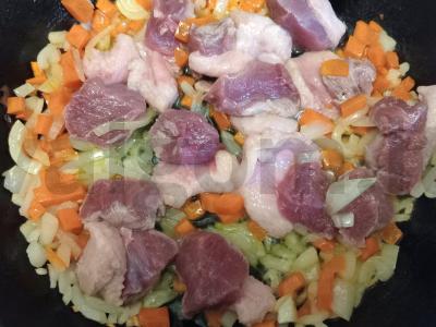 Spagečiai su svogūnais, morkomis ir antis filė Žingsnis 3