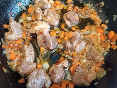 Spagečiai su svogūnais, morkomis ir antis filė Žingsnis 7