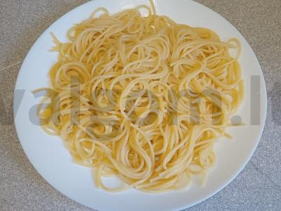 Spagečiai su svogūnais, morkomis ir antis filė Žingsnis 8