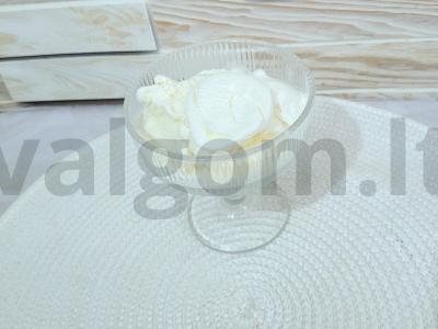 Švelnus vanilinio ledų, mangų ir šokolado skanėstas Žingsnis 1