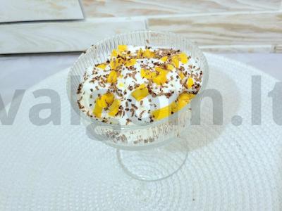 Švelnus vanilinio ledų, mangų ir šokolado skanėstas Žingsnis 3