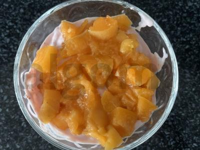 Varškės ir braškių desertas su vaisiais Žingsnis 7