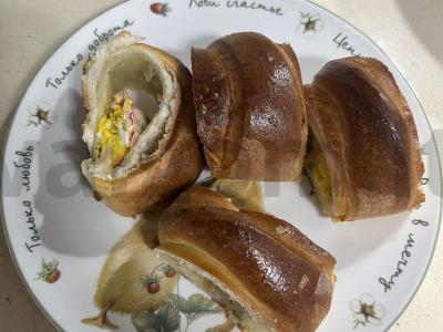 Sluoksniuotos tešlos ritinėliai pagrindine nuotrauka