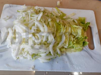 Salotas su krabų mėsa ir krabų mėsa Žingsnis 1