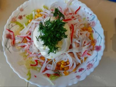 Salotas su krabų mėsa ir krabų mėsa Žingsnis 8