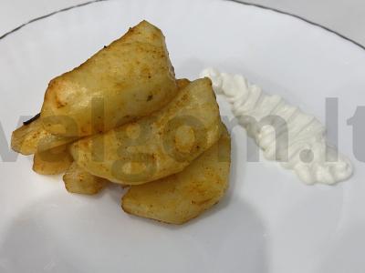 Kaimiški bulvės su paprika ir kardamonu pagrindine nuotrauka