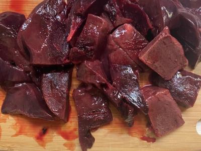 Kepta kiaulienos kepenėlė su svogūnais Žingsnis 1