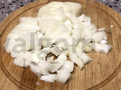 Vištienos šlaunelės pomidorų padaže Žingsnis 2